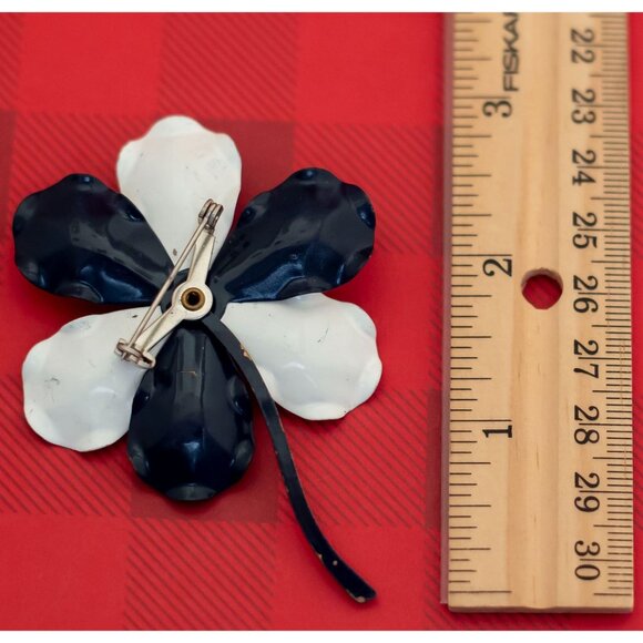 Vintage Art Nouveau Floral Dark Blue and White Brooch - O19 - Picture 2 of 2